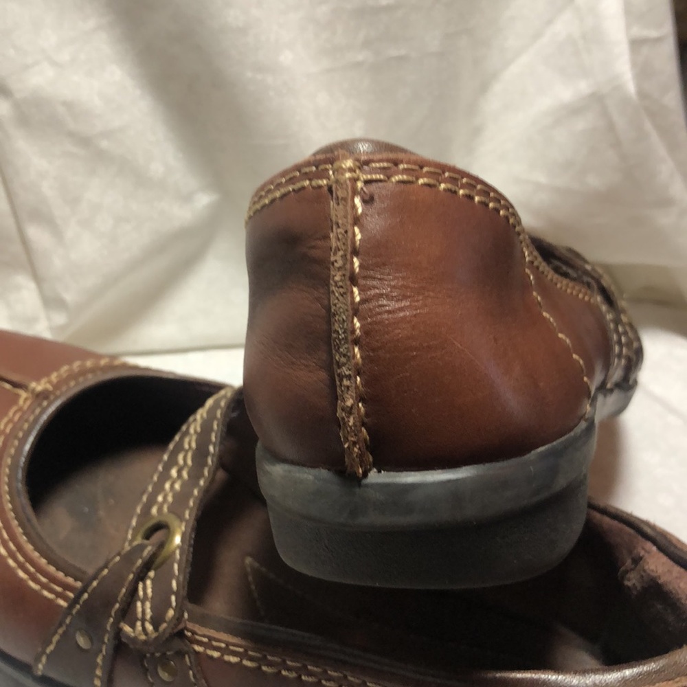 Clark’s Leather Two Tone Brown Mary Janes - Picture 6 of 11